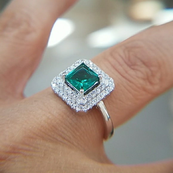 Green 6x6mm Princess cut Engagement Ring all sizes - Picture 6 of 6